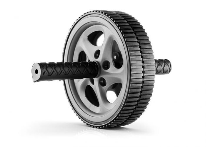 Illustration av en persons hand som håller en mobiltelefon med en loginskärm och en lista med dokument bredvid.